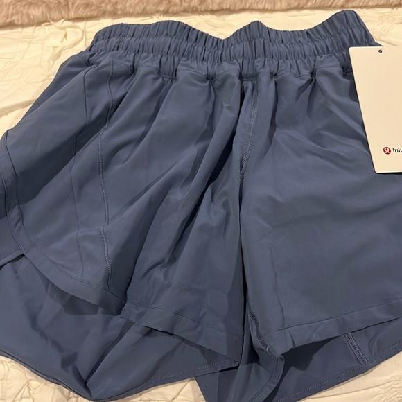lululemon athletica Pants - Lululemon NWT Size 6 Track That MR Short 5” Lined in water drop